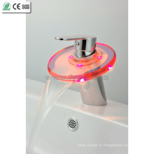 Robinet de lavabo de robinet d&#39;eau de robinet de couleur ronde de cascade de verre (QH0820F)